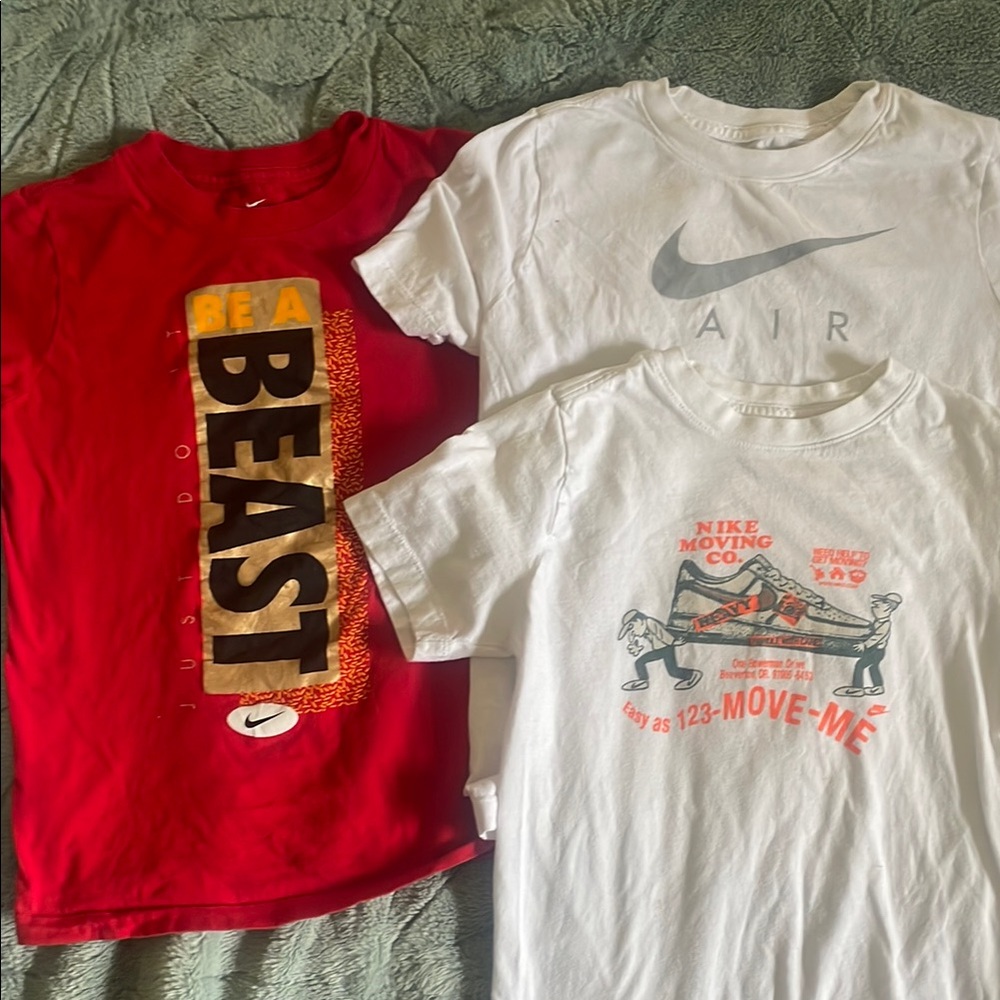 Nike Red and White Short Sleeve Tees